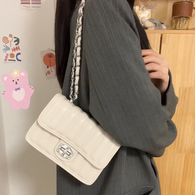 卡卡西定制2023夏季小香风设计绣线包包J女质感链条锁扣单肩斜挎