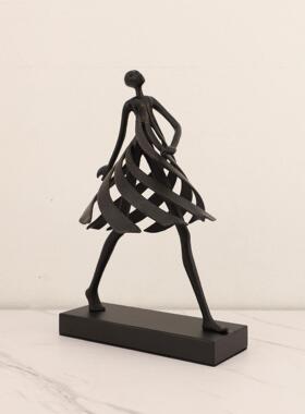 北欧极简金属人物摆件样板房卧室客厅餐厅书房酒柜茶几家居装饰品