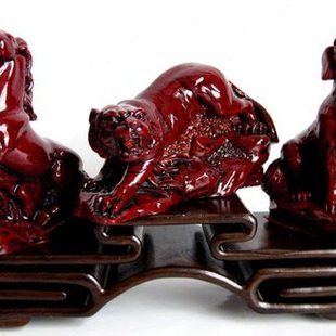 树脂三合生肖摆件属虎马狗吉祥办公室书房桌面摆设工艺品