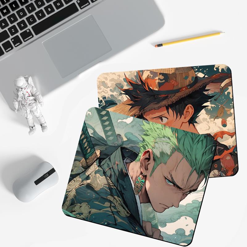 罗罗诺亚索隆鼠标垫小号帅气航海王周边男女友锁边电脑键盘桌垫子