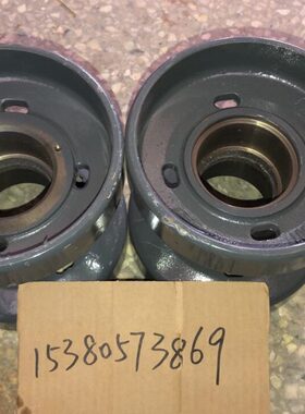 雷沃收割机配件原厂RG50 60 70支重轮壳体