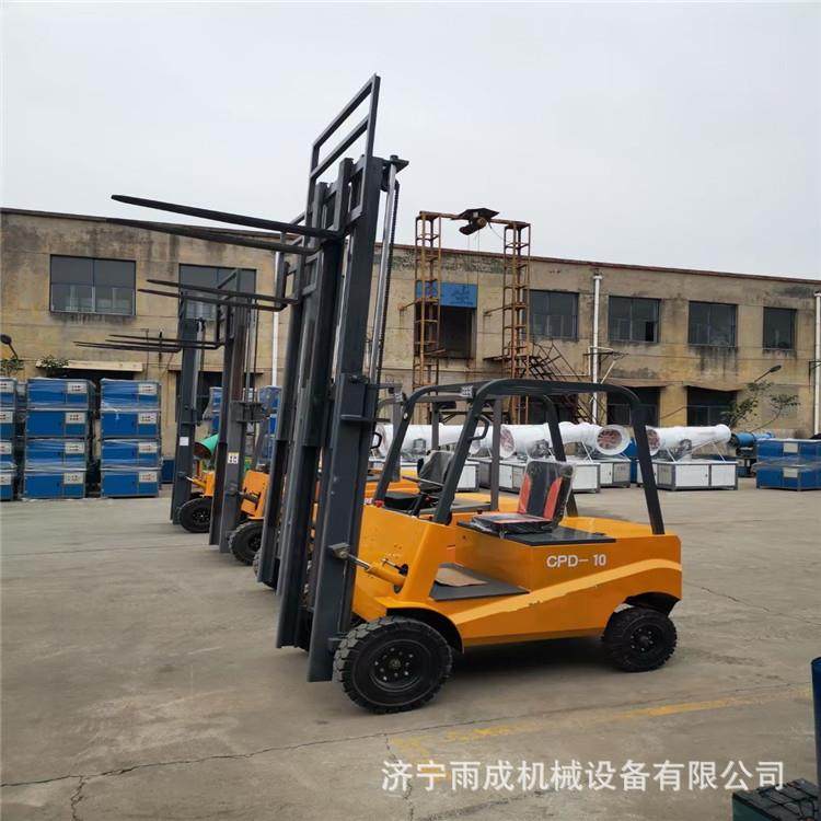 座驾式电动叉车4352吨四轮液压升降推高小车仓库柴油型搬运车图片