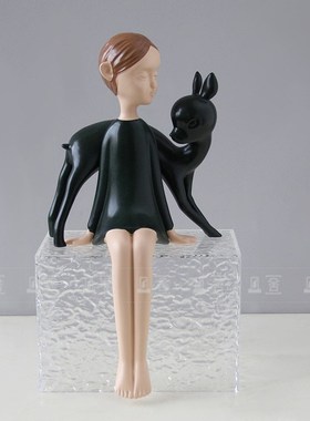 现代简约潮流卡通小鹿女孩公仔摆件样板间L售楼处酒店大厅软装饰