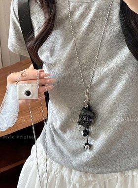 创意相机台球吊坠项链女夏天2025新款小众设计R锁骨链长款装饰配