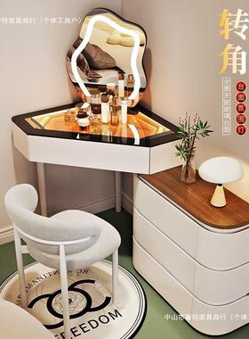 2025新款实木小户型转角梳妆台三角斗柜一体家用卧室墙角化妆桌床