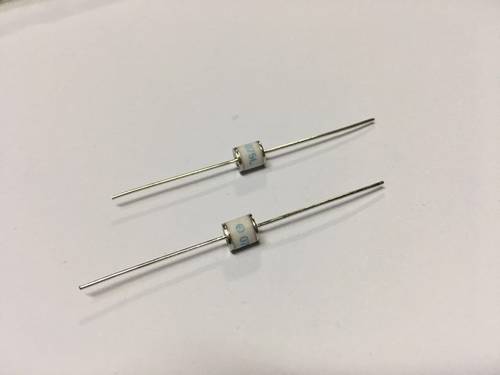 陶瓷气体放电管 防雷管 2RM800L-5 2RM800-5 2脚 800V 2R800 10KA