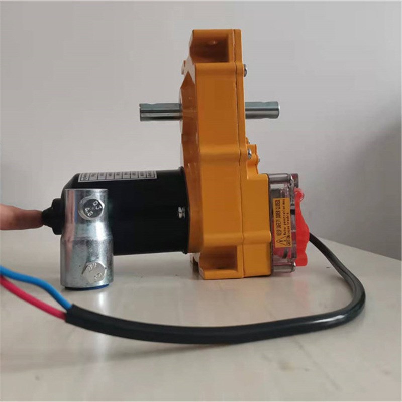 厂家供应大棚自h动温控器放风机电动卷膜器 24伏双轴100瓦电动卷