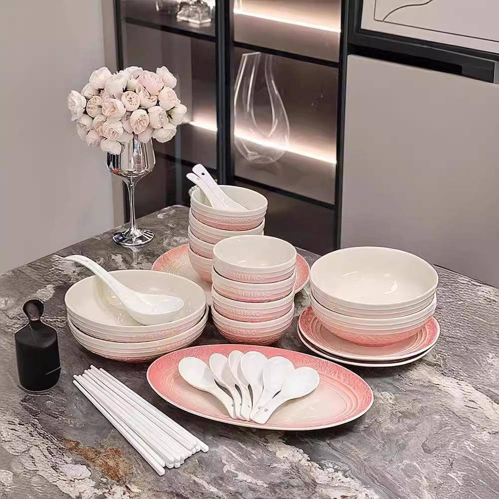 新渐变碗具用套装高颜值陶瓷碗碟法式粉浮雕餐具面家碗盘子款餐具