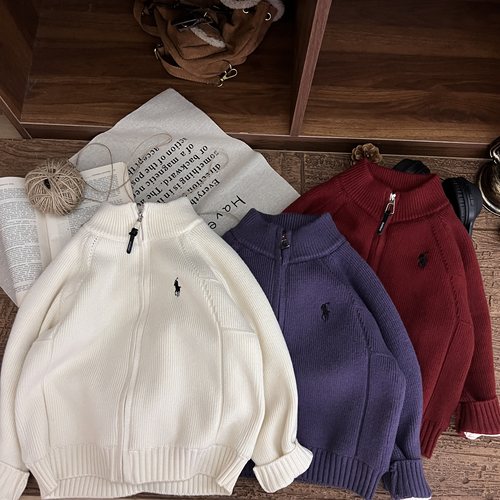 甜甜圈虹虹Tia-6901 纯色拉链（加绒） 纯色刺绣毛衣