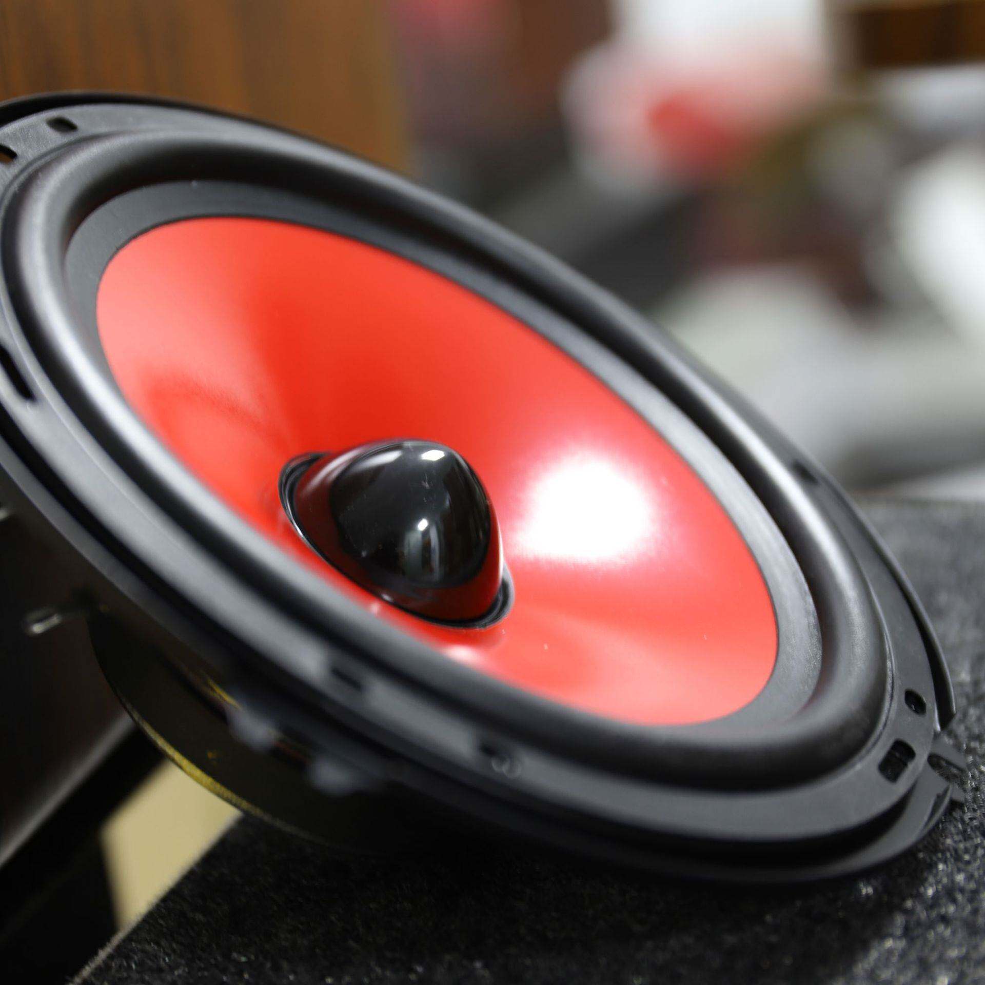 6.5寸汽车音响喇叭2021新款红色外贸款前门低音喇叭4欧姆90W