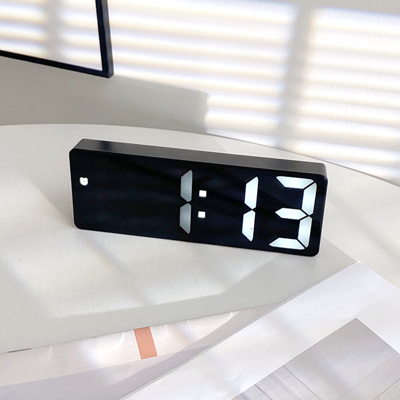 LED声控黑白镜面闹钟宿舍黑色钟表简约桌面数字钟日历电子钟温度