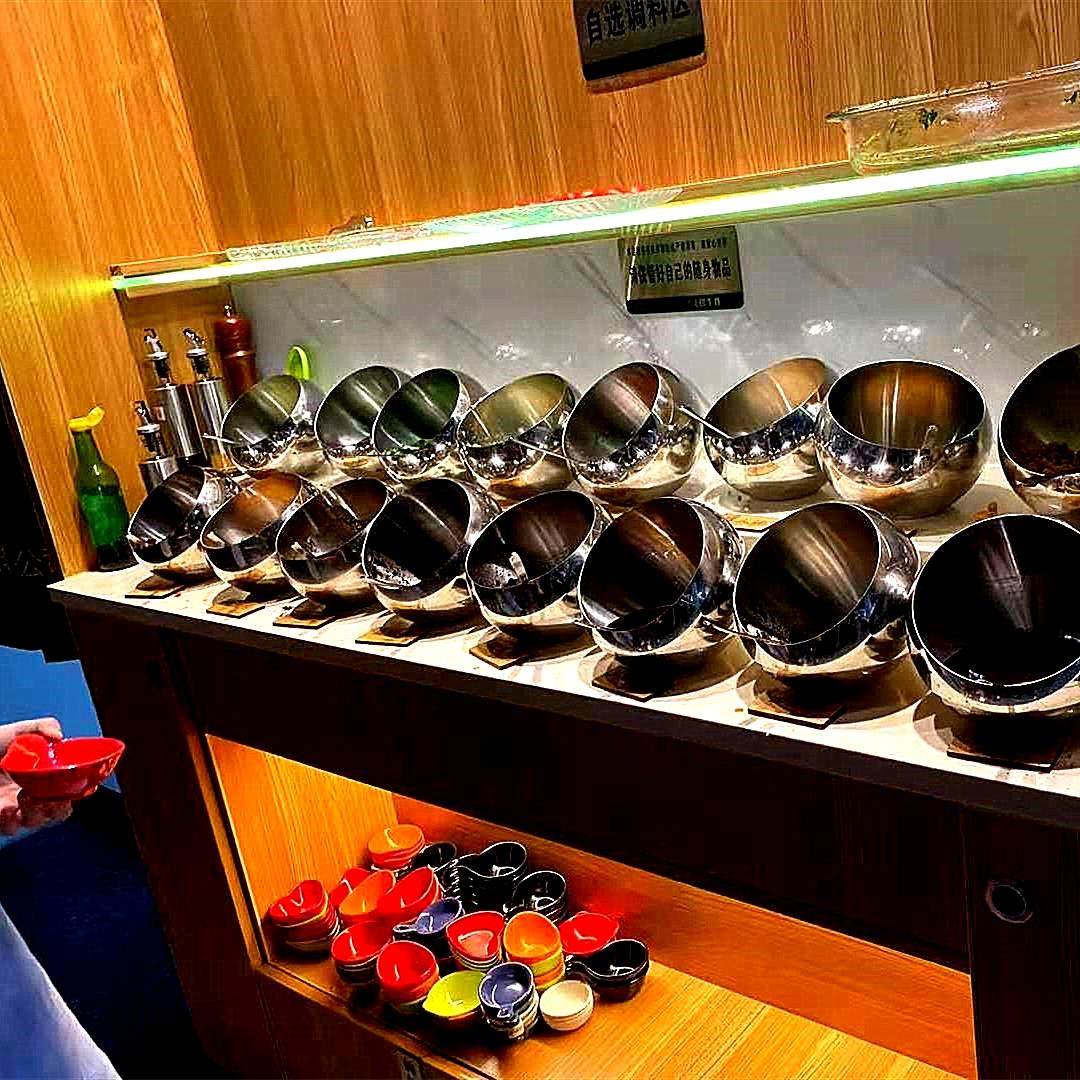 商用火锅店酱料碗斜口调料罐不锈钢球形自助餐具麻辣烫小料碗金小