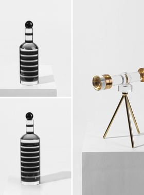 现代轻奢水晶条纹瓶子望远镜摆件样D板间售楼处酒店书房酒柜装饰