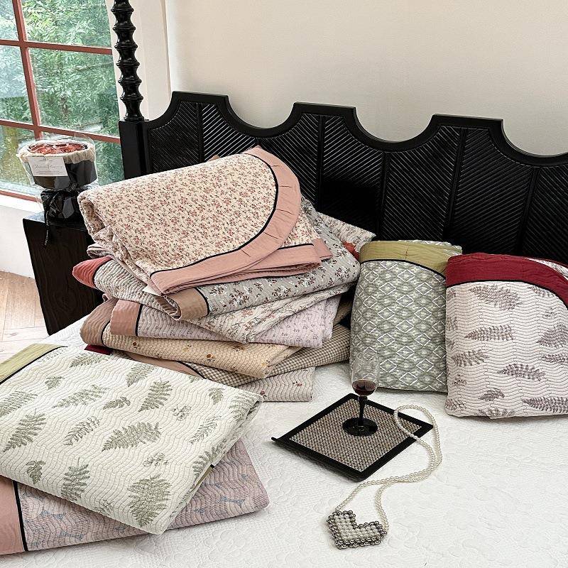 秋冬60支全棉贡缎加厚磨毛绗缝夹棉床盖三件套防滑床单炕盖++