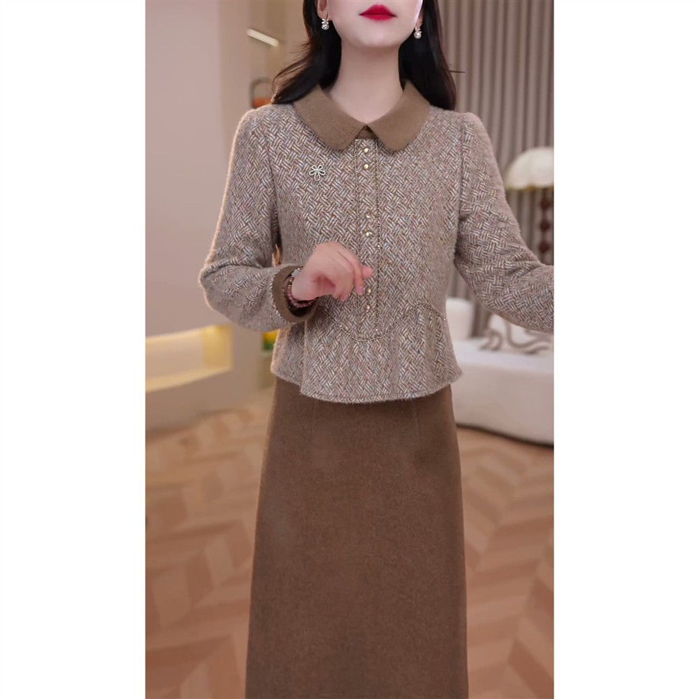 时尚减龄假两件长袖连衣裙女2026年秋冬新款妈妈洋气翻领显瘦裙子