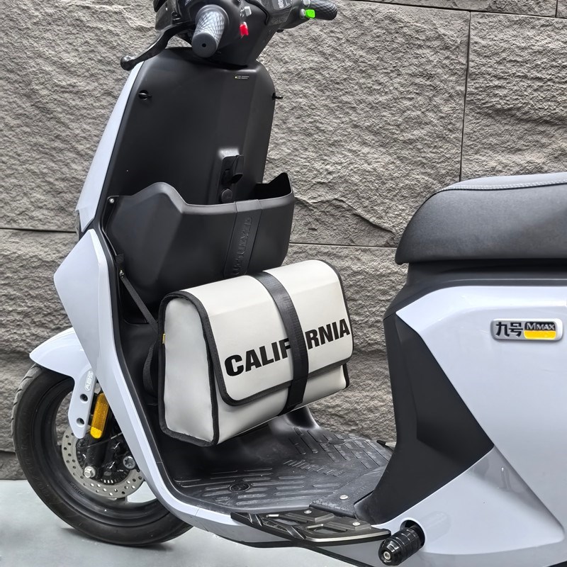 新款电动车前挂包踏板车通用挂包侧面座I椅前挂包充电器雨衣收纳