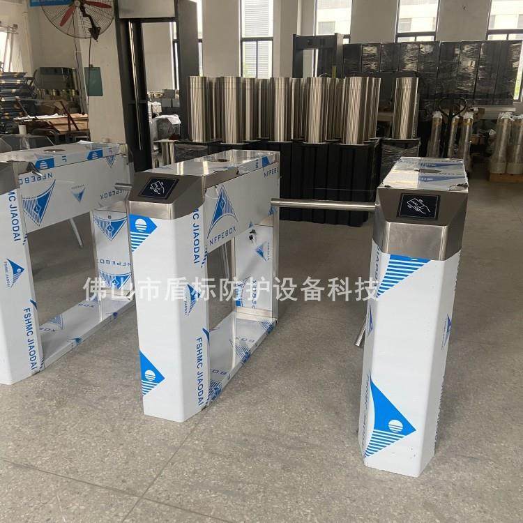 购物商场入口单向通道 不锈钢三杆挡臂式单向门 成品三辊闸旋转门