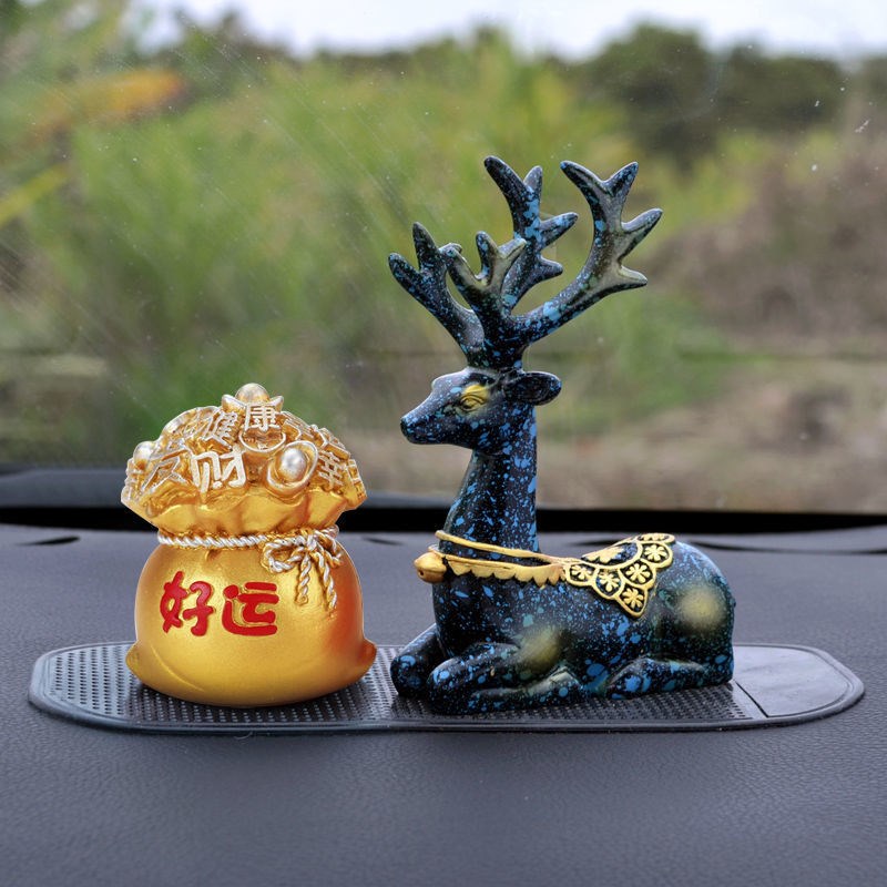 一路平安鹿汽车摆件高挡可爱2024E招才新款车载中控台摆饰车内里