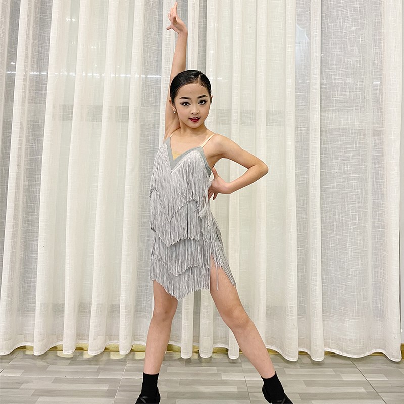 拉丁舞表演服演出服女童儿童新款舞蹈服连体流苏V裙吊带考级比赛