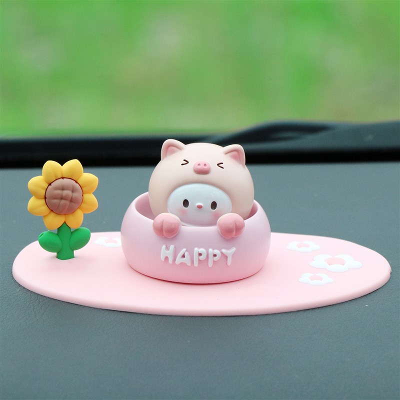 卡通汽车摆件可爱车载中控台车A内装饰品女神款创意车用摇头公仔