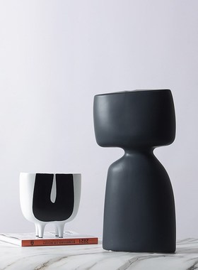 现代简约北欧极简黑白陶瓷花v瓶花插摆件餐桌玄关酒柜电视柜装饰