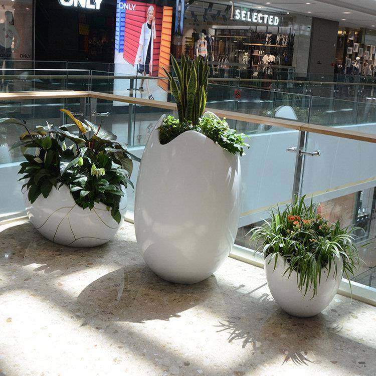 玻璃钢蛋壳形花盆商场公园落地花器美陈户外艺术创意花盆景观造景