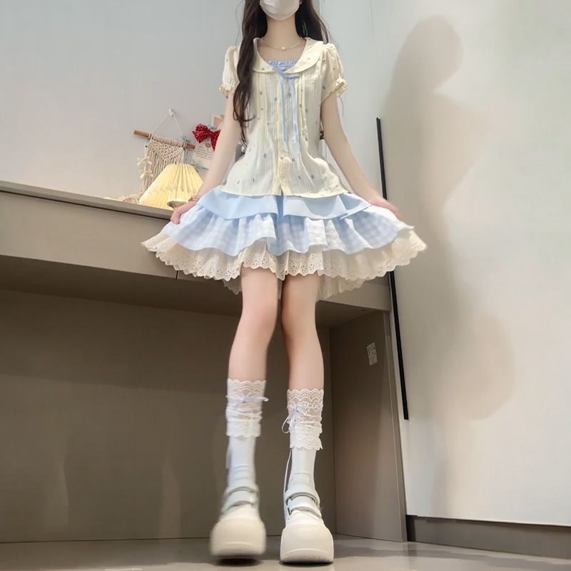 韩系学院风可爱娃娃领短