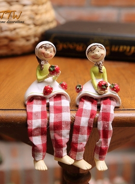 tyttw卡通迷你草莓绿衣y女孩树脂摆件礼物装饰卡通可爱女孩