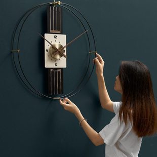 EMITDOOG免打孔北欧轻奢钟表挂钟客厅大尺寸时钟现代简约装饰墙