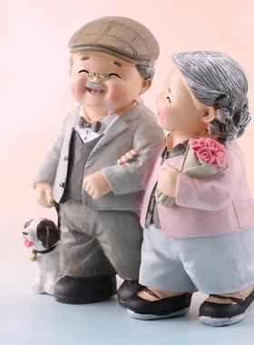 散步老人蛋糕装饰树脂摆件节日卡通玩具摆件美好时光一路有你摆件