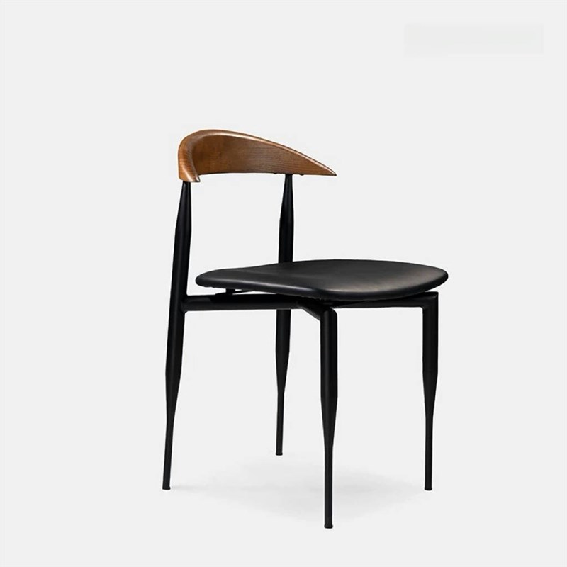 北欧表情意式简约家用皮面餐x椅中古复古铁艺牛角椅实木靠背椅椅