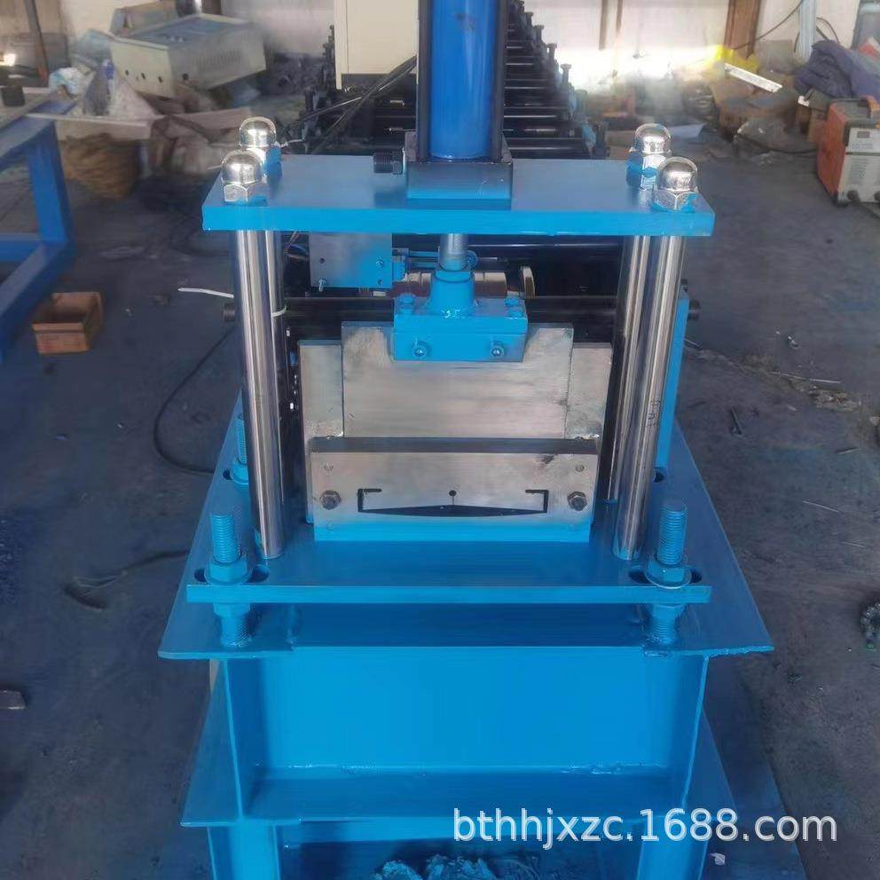 不停机光伏支架热镀锌U型槽檩条光伏水槽机器新能源节能屋脊水槽