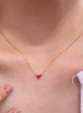 红色爱心吊坠项链女高级感轻奢小众锁骨链精致毛衣链配饰品送礼物