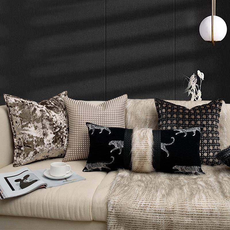 现代轻奢客厅沙发冰花绒抱枕样板房软装设计师款编织靠枕长枕