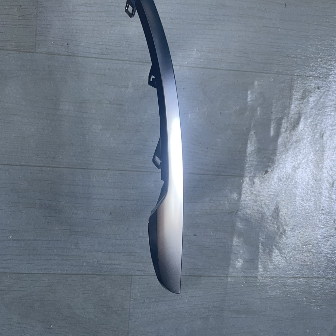 前保险杠亮条 5RX 上亮条大灯银色适配荣威  MAX 装饰条亮条