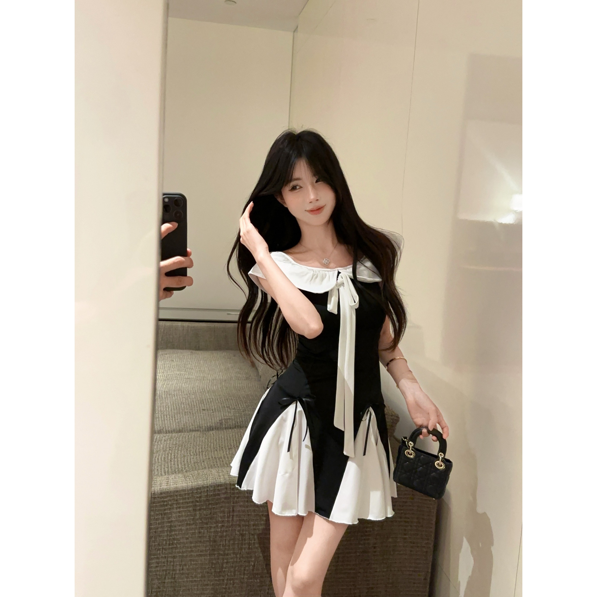纯欲时尚一字领黑白拼色时尚大摆修腰性感连衣裙女