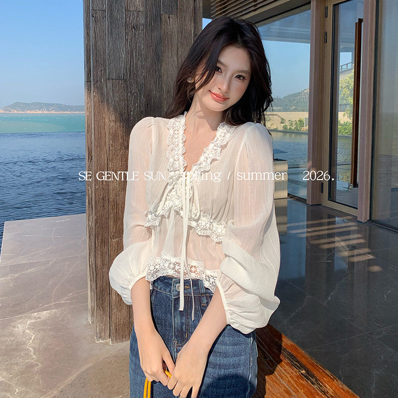 秀熙熙2026春季白标气质温柔蕾丝花边V领雪纺上衣长袖小衫女89680