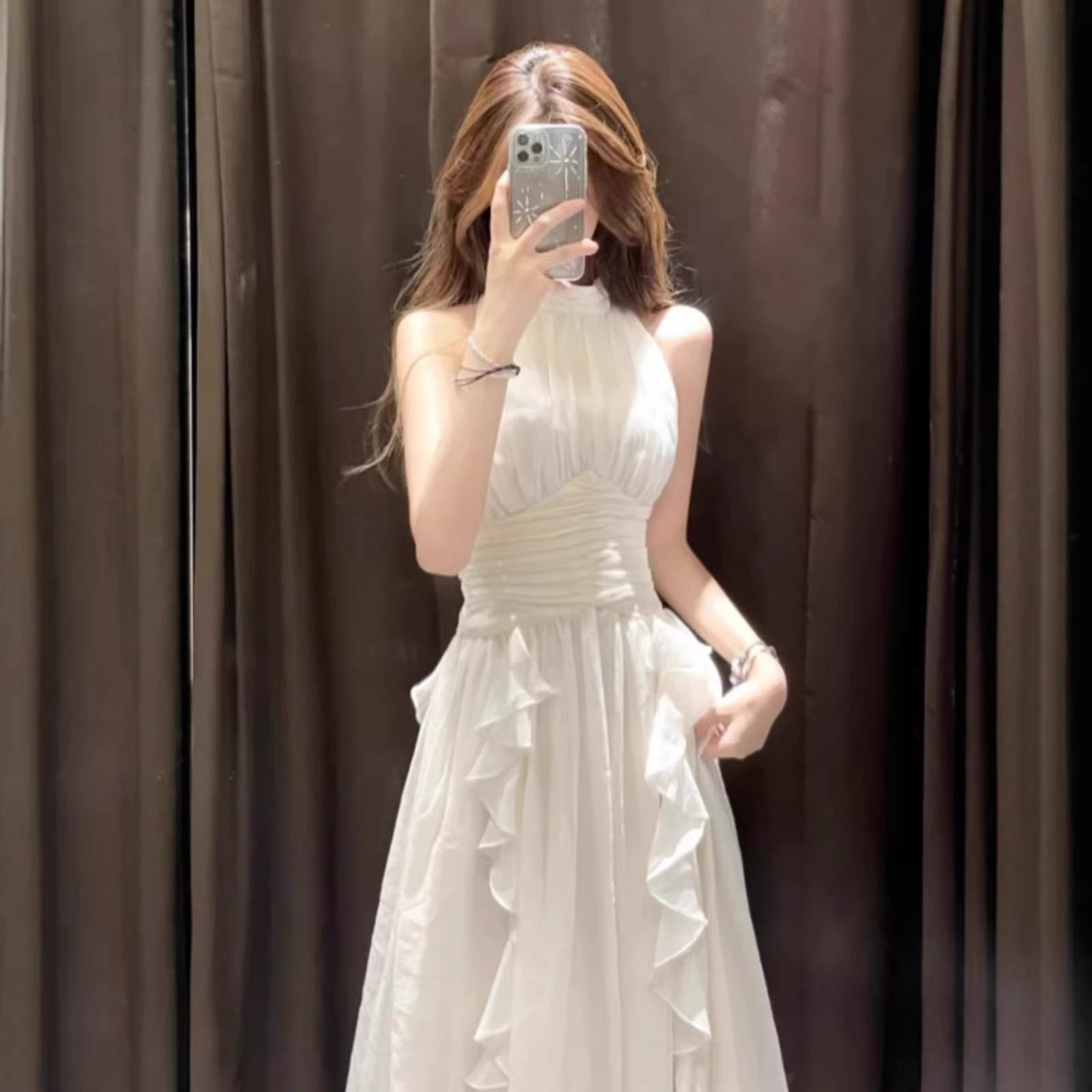 法式白色无袖挂脖连衣裙女夏2026新款高级感海边度假雪纺长裙礼服