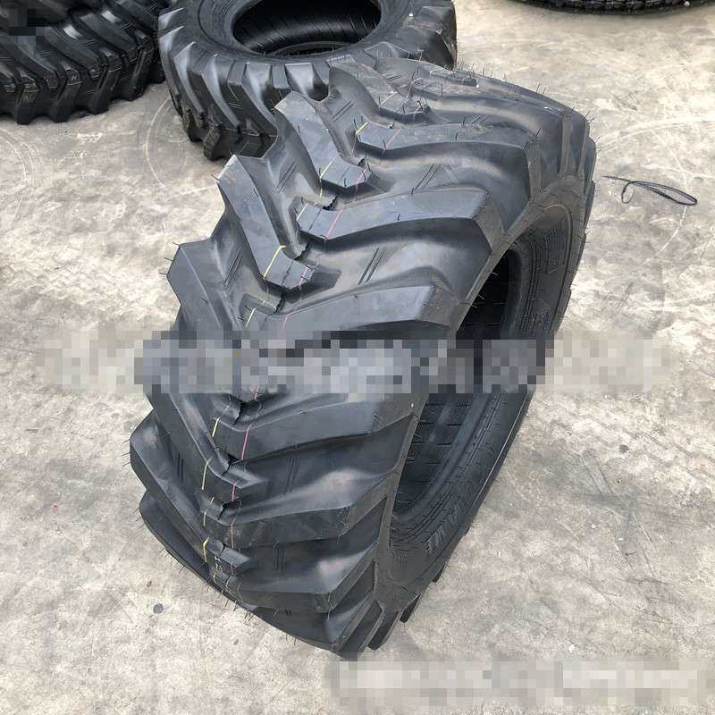 前进牌工程工业用斜交轮胎L2G规格12.5/70-16-8/15.5/60-18-8现货