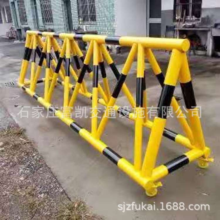 拒马护栏厂家现货 学校门口拒马护栏 防撞拒马护栏可移动护栏