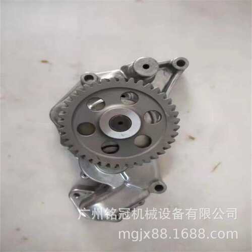 加藤HD820R HD820V 三一SY245 SY265 4M50发动机机油泵挖掘机配件