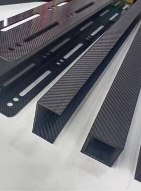 3K卷制碳纤维管加工高强度型材平纹碳纤维管轴辊用斜纹亮光碳纤维