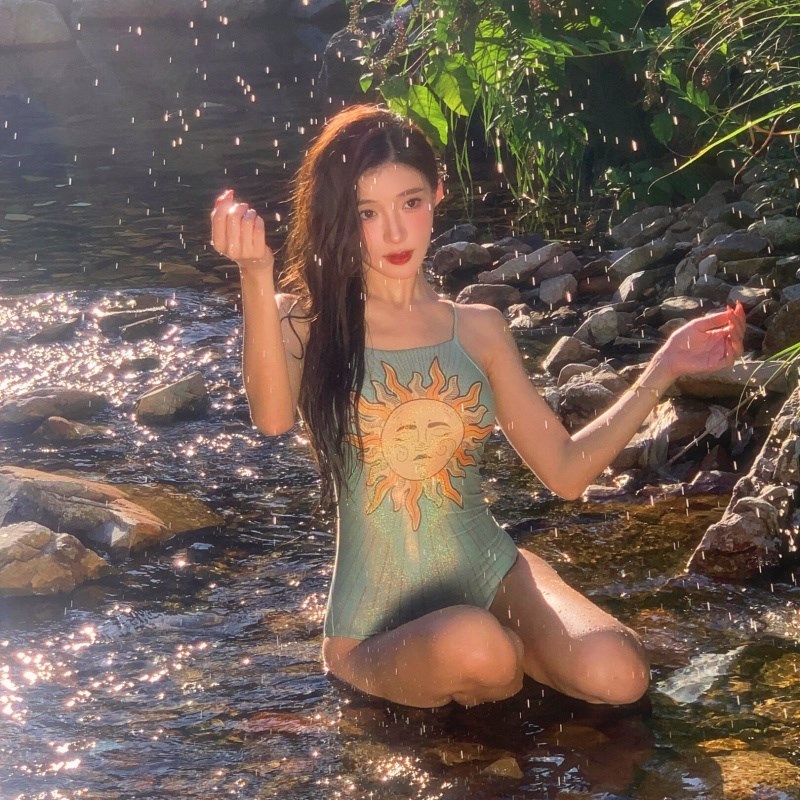 韩国新款连体专业训练复古显瘦运动卡通竞速速干温泉度假泳装女