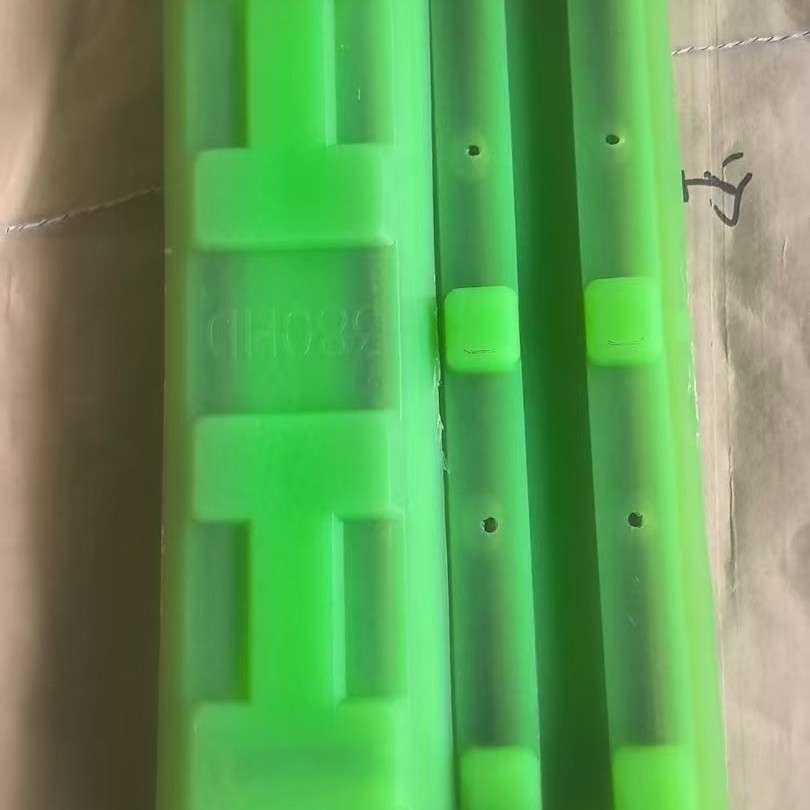 挖掘机履带胶块 橡胶块 耐磨胶块 聚氨酯履带块