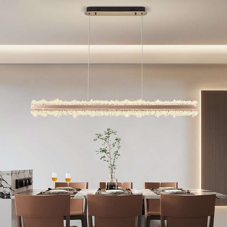 意式现代轻奢风餐厅吊灯感餐厅主灯2025新款一字大气餐桌灯饰