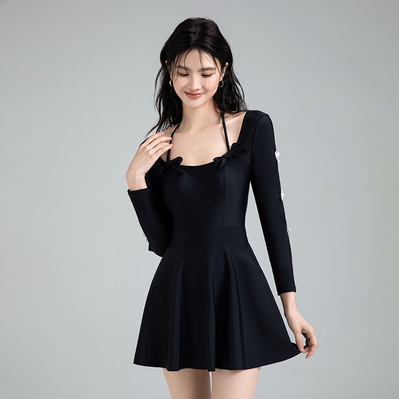 泳衣女连体2025新款长袖裙式大码遮肚显瘦游泳馆高级性感温泉泳装