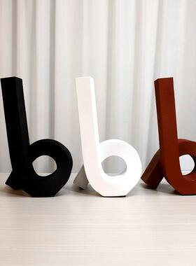 北欧现代极简约创意红色树脂摆件办公室样板房装饰品玄关书柜摆件