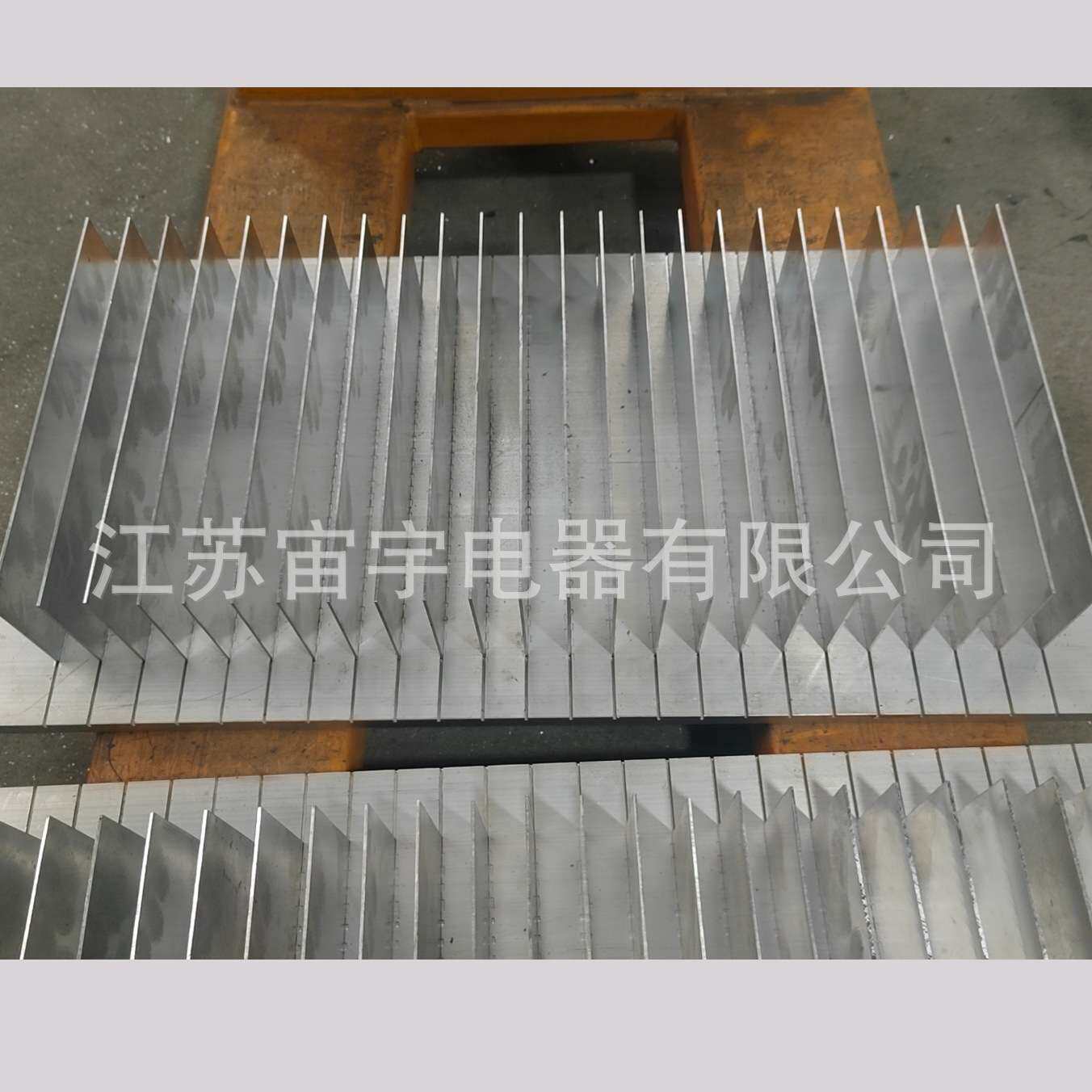 可拿样工业铝型材散热器电子散热器加工高密齿散热器线切割镍铁