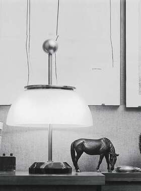 意大利Artemide Alfa北欧现代简约创意个性玻璃卧室床头书桌台灯