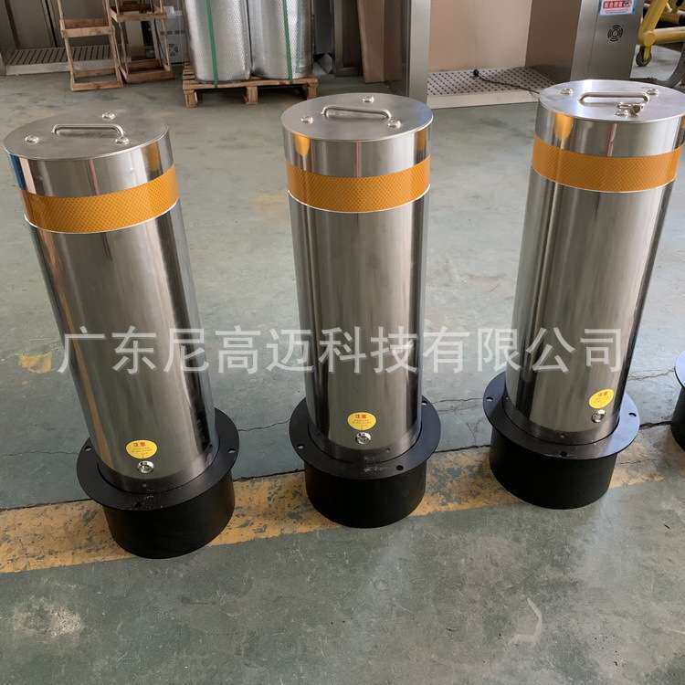 可手动拎起来的不锈钢防撞柱,公园步行街学校酒店交通挡车桩价格